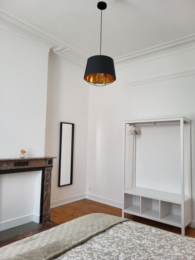 Brussels Bed & Blockchain Private Rooms With Shared Bathroom Exterior photo