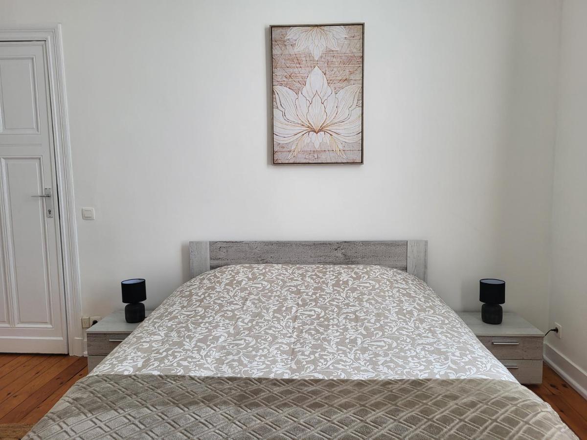 Brussels Bed & Blockchain Private Rooms With Shared Bathroom Exterior photo