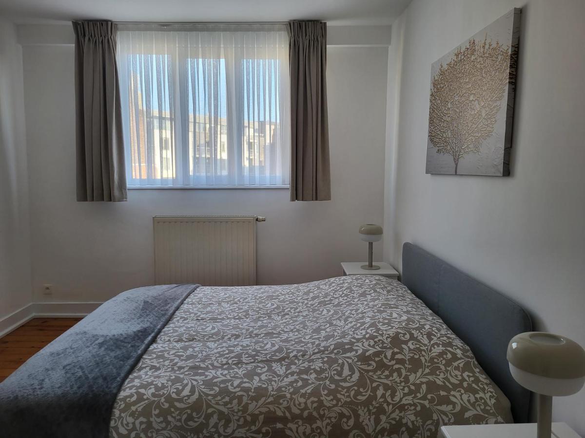 Brussels Bed & Blockchain Private Rooms With Shared Bathroom Exterior photo