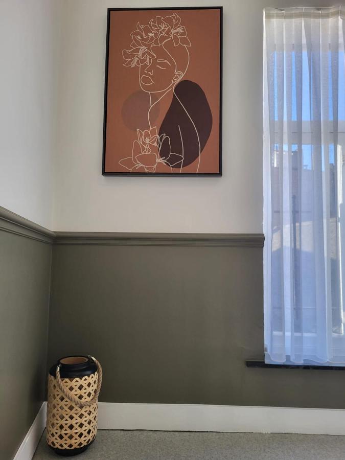 Brussels Bed & Blockchain Private Rooms With Shared Bathroom Exterior photo
