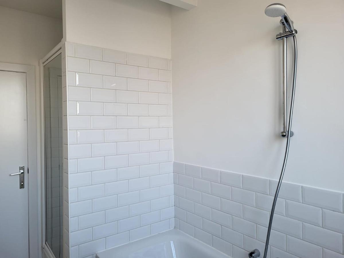 Brussels Bed & Blockchain Private Rooms With Shared Bathroom Exterior photo