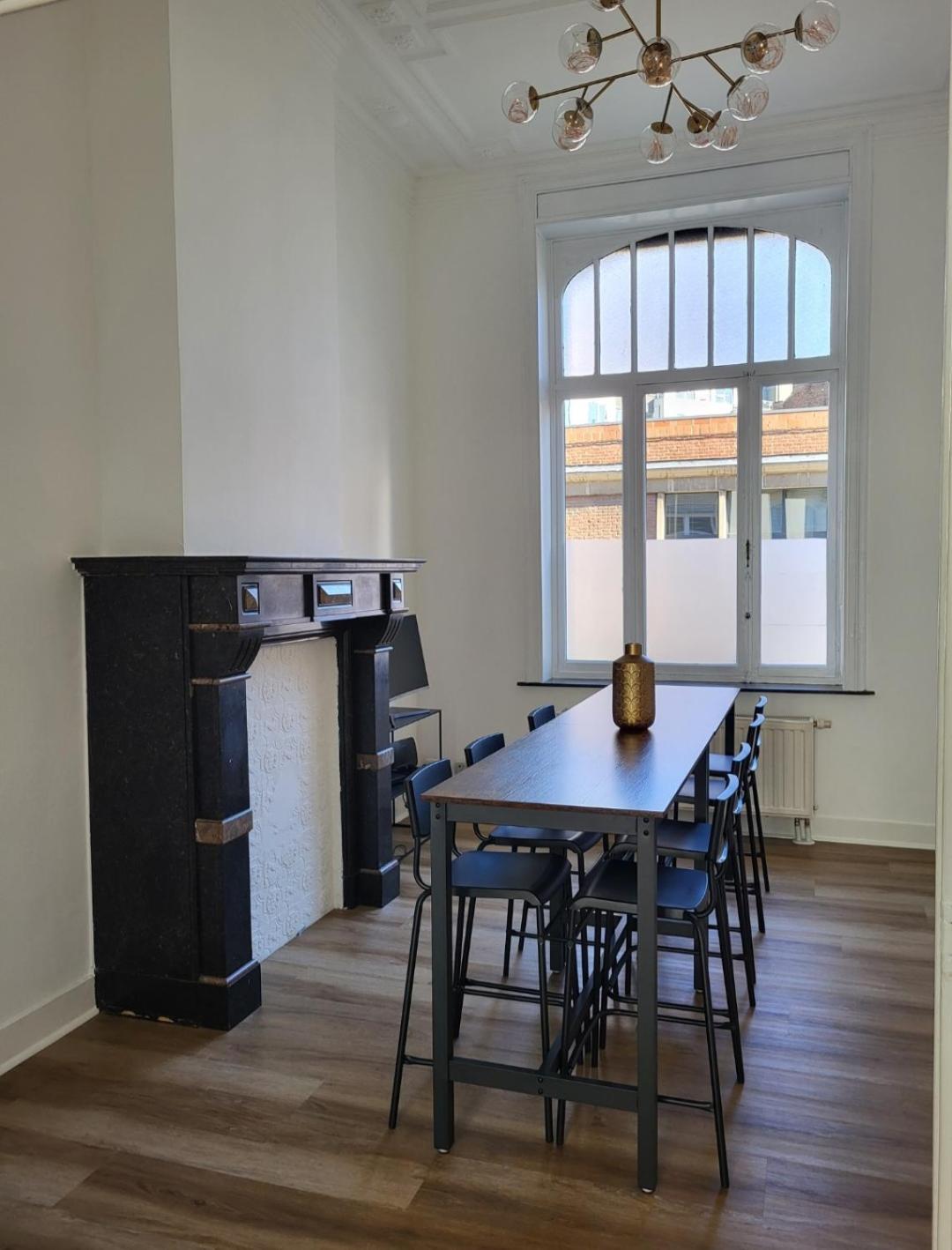 Brussels Bed & Blockchain Private Rooms With Shared Bathroom Exterior photo
