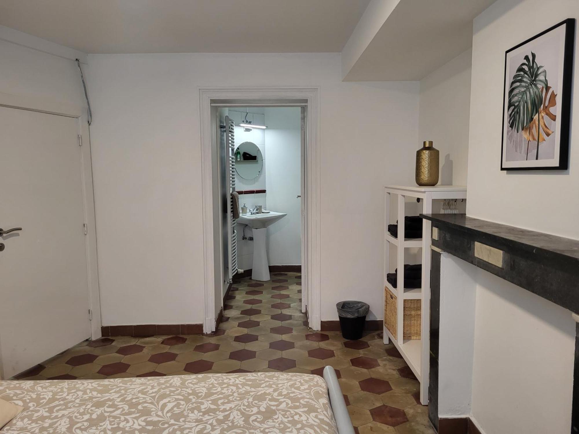Brussels Bed & Blockchain Private Rooms With Shared Bathroom Room photo