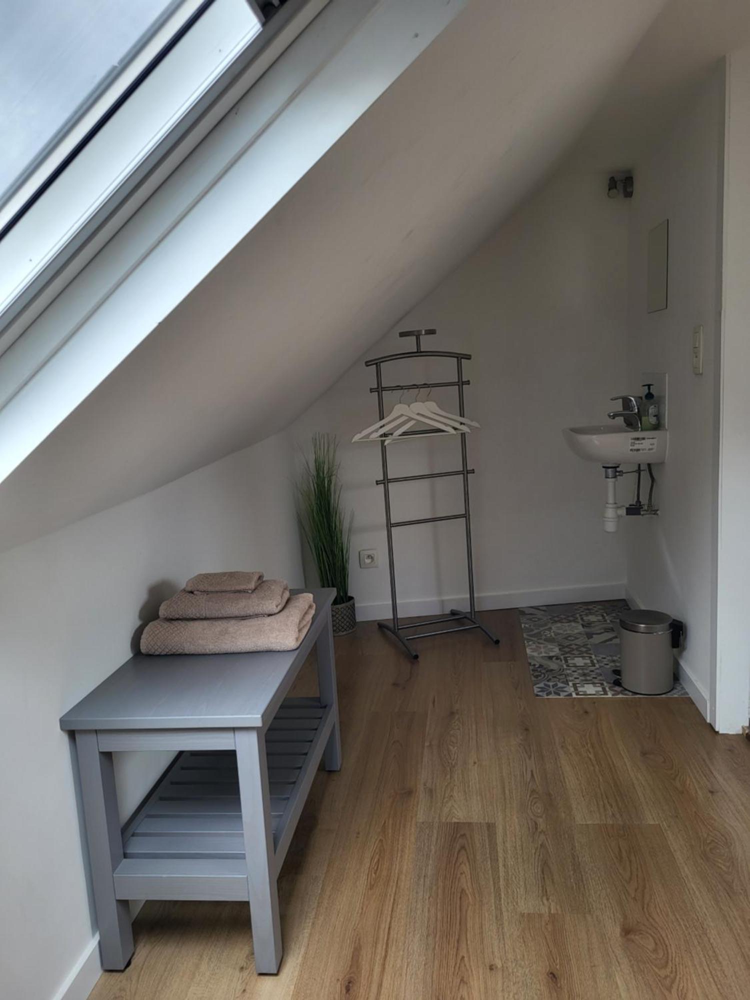 Brussels Bed & Blockchain Private Rooms With Shared Bathroom Exterior photo